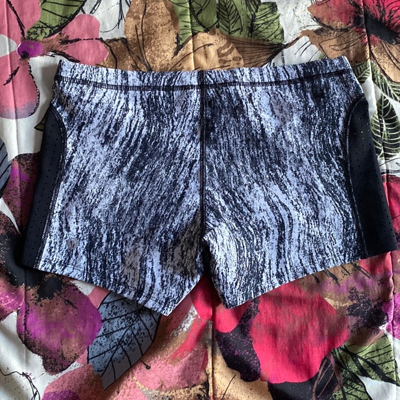 Lululemon Water: Sweat 2 Swim Water Short - Picture 4 of 8